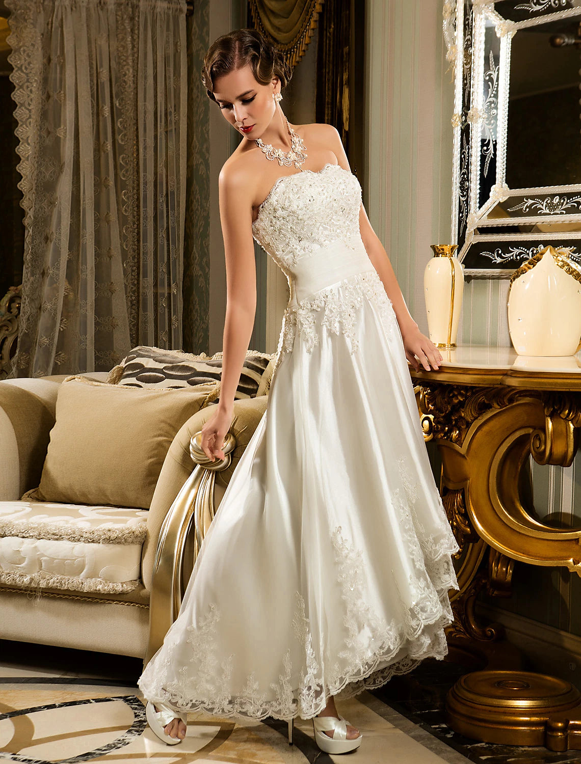 Reception Little White Dresses Wedding Dresses A-Line Sweetheart Strapless Asymmetrical Lace Bridal Gowns With Appliques Button Summer Wedding Party