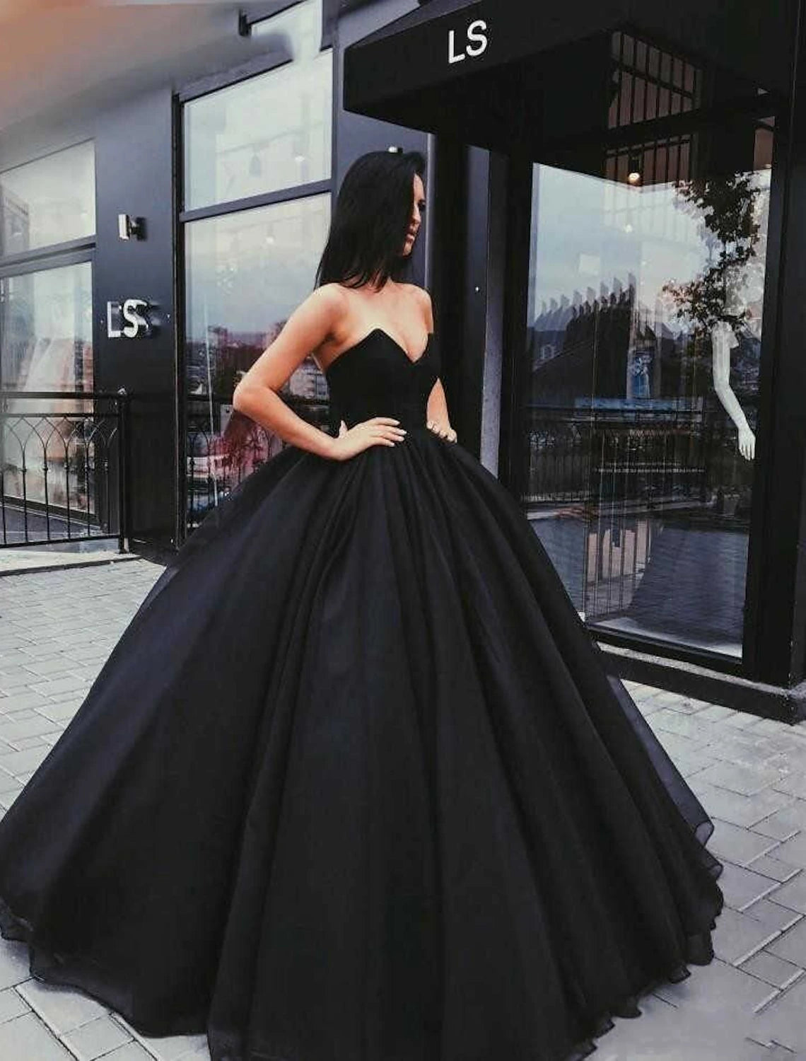 Engagement Gothic Black Wedding Dresses Formal Ball Gown Sweetheart Strapless Floor Length Satin Bridal Gowns With Draping Summer Fall Halloween Wedding Party