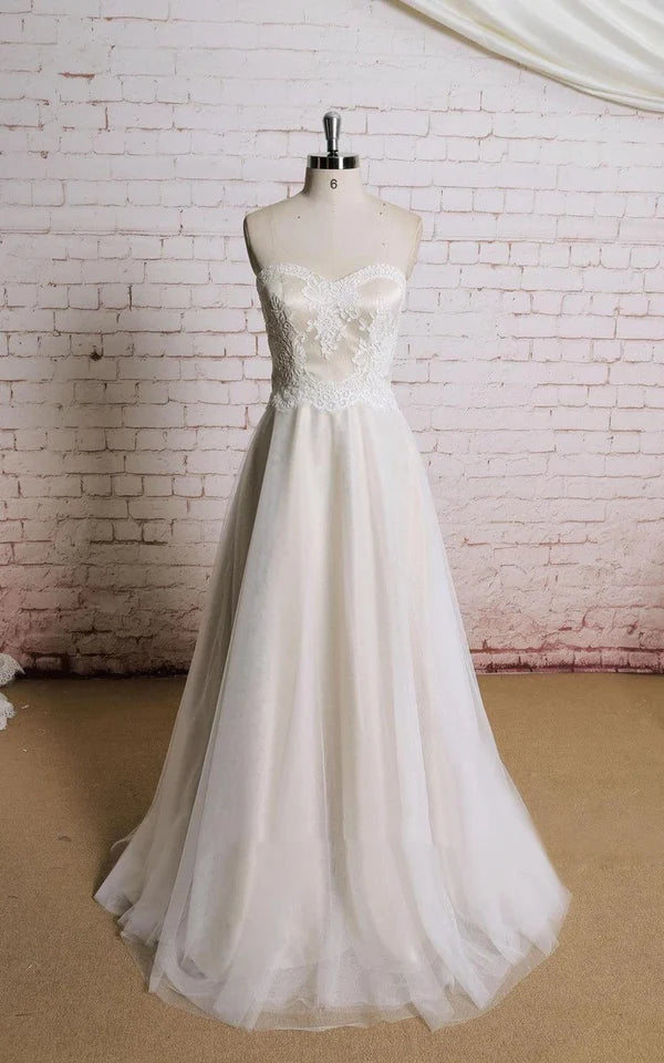 A-Line Tulle Lace Appliques Sleeveless Wedding Dress