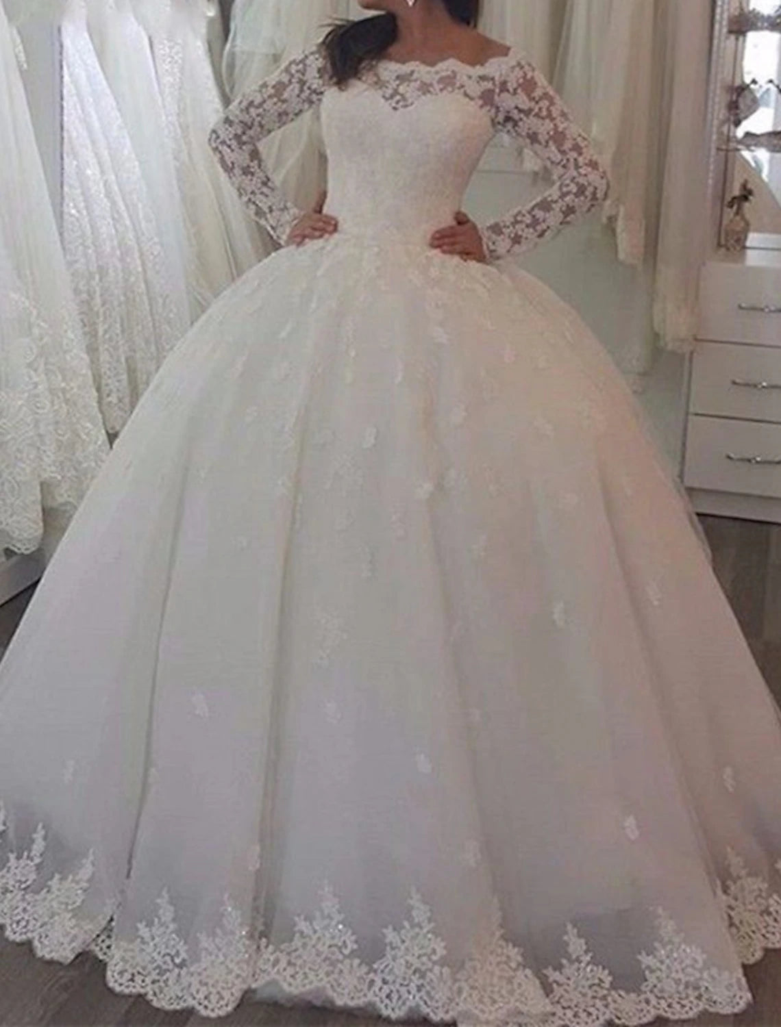 Engagement Formal Fall Wedding Dresses Ball Gown Off Shoulder Long Sleeve Sweep / Brush Train Lace Bridal Gowns With Appliques Summer Wedding Party, Women‘s Clothing