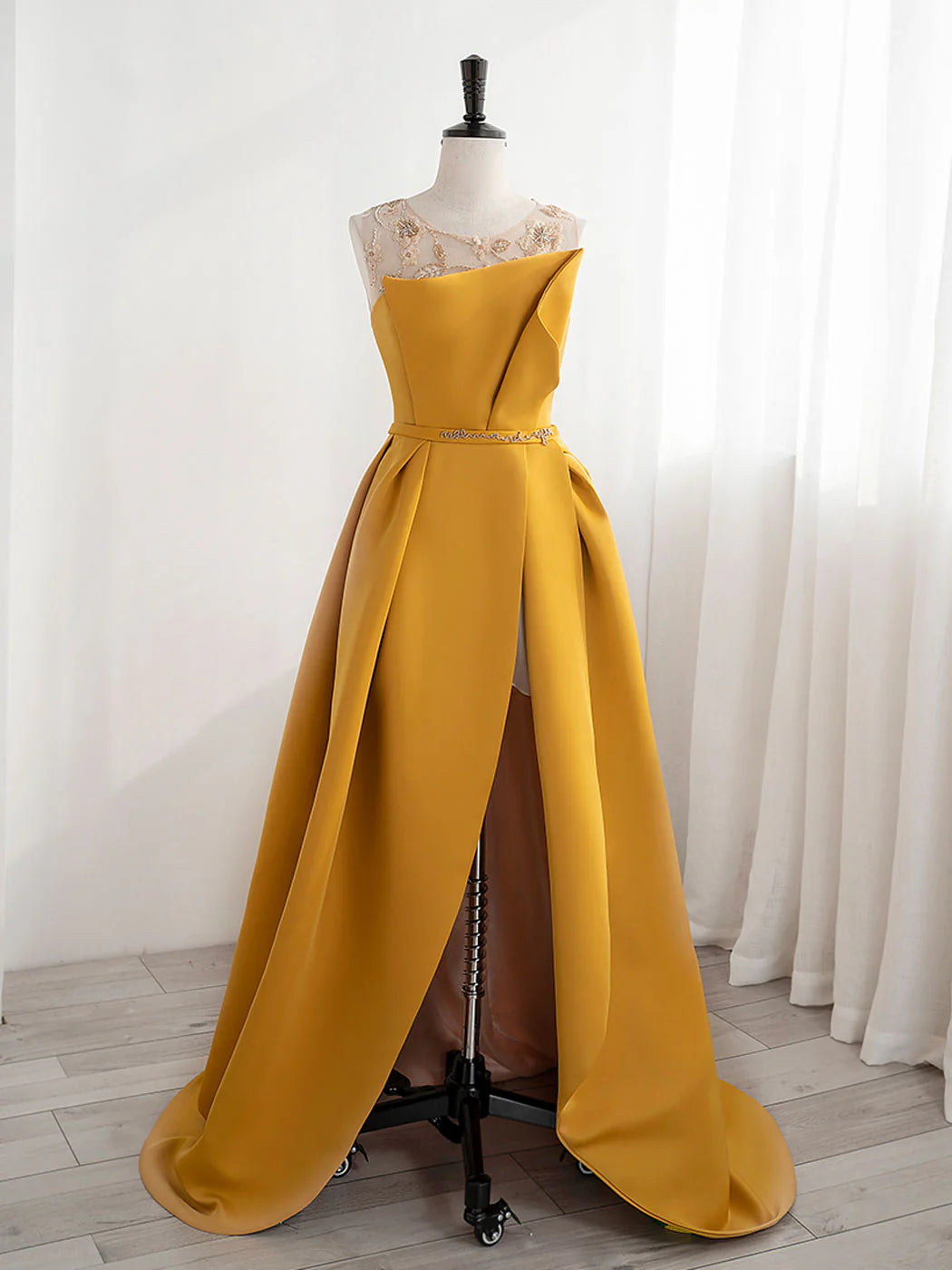 Neckline Satin Yellow Long Prom Dresses Yellow Formal with Beading Sequin