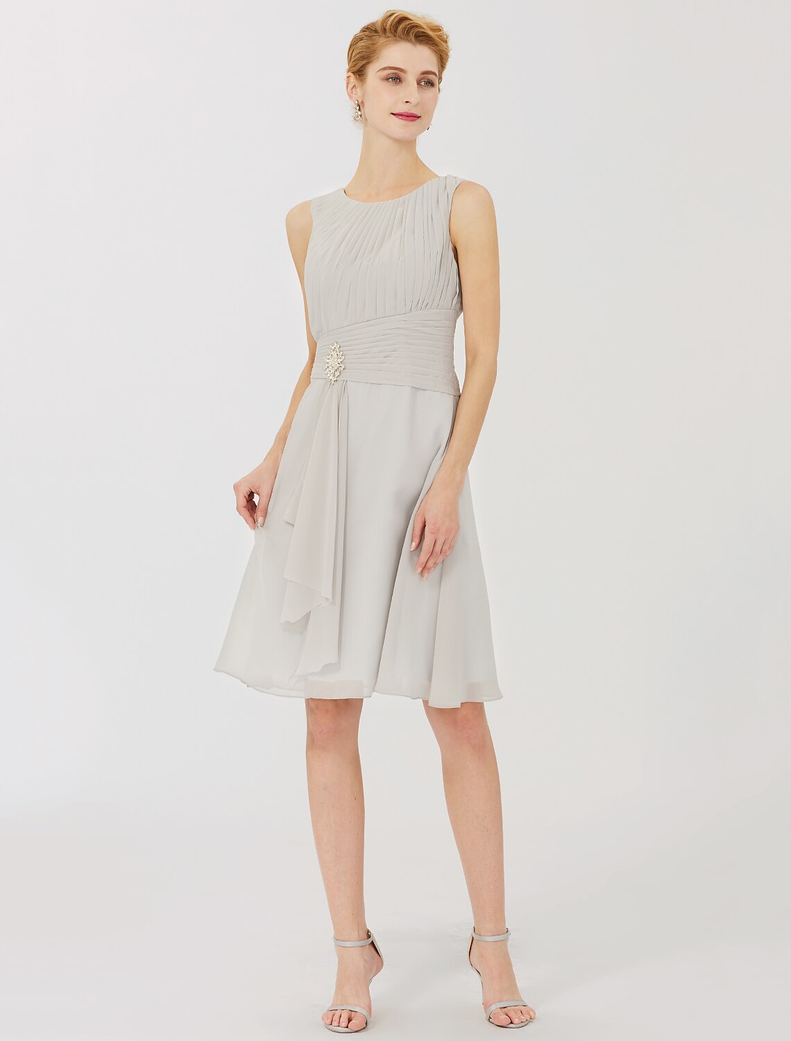 Sheath / Column Mother of the Bride Dress Formal Classic & Timeless Elegant & Luxurious Convertible Dress Jewel Neck Knee Length Chiffon 3/4 Length Sleeve with Criss Cross Crystal Brooch