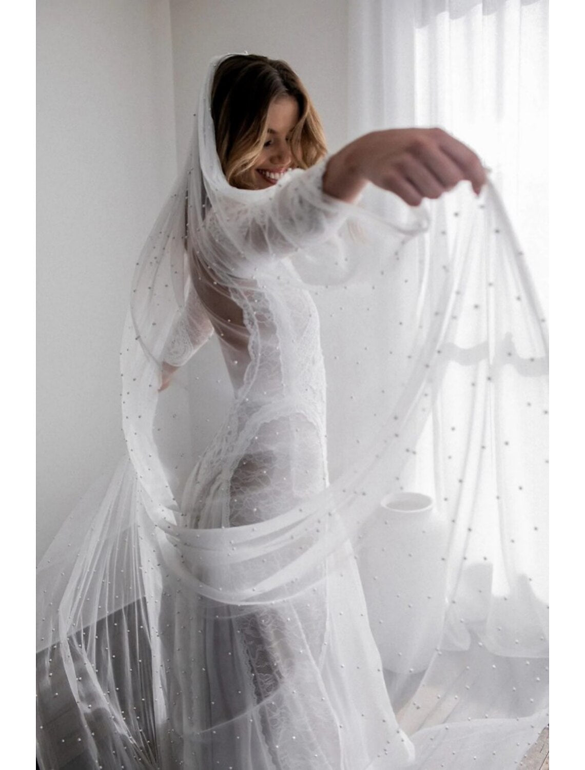 One-tier Vintage Style / Pearls Wedding Veil Cathedral Veils with Faux Pearl