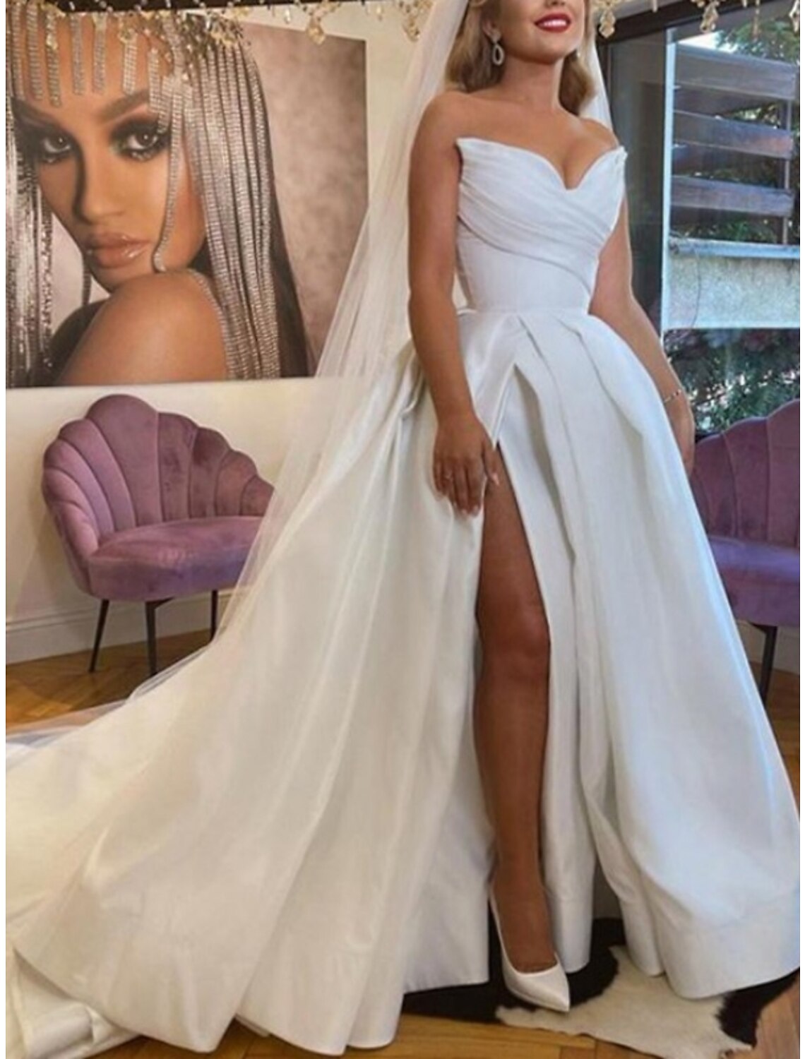 Formal Wedding Dresses Ball Gown Sweetheart Sleeveless Court Train Satin Bridal Gowns With Pleats Ruched