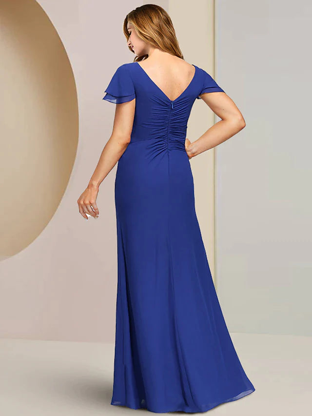 Sheath / Column Mother of the Bride Dress Formal Vintage Elegant V Neck Floor Length Chiffon Short Sleeve with Ruched Crystal Brooch Side-Draped