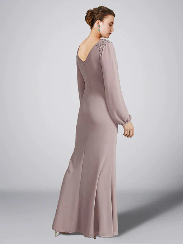 A-Line Mother of the Bride Dress Plus Size Elegant V Neck Floor Length Chiffon Long Sleeve with Beading
