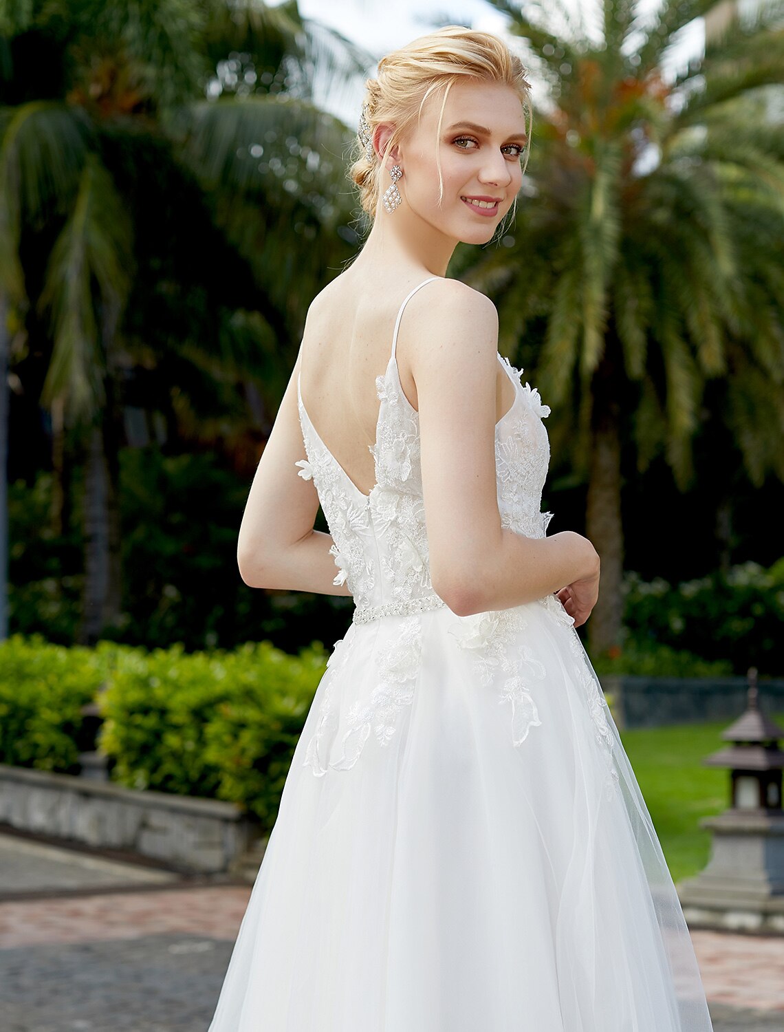 Reception Wedding Dresses A-Line Plunging Neck Sleeveless Floor Length Tulle Over Lace Bridal Gowns With Sashes / Ribbons Beading