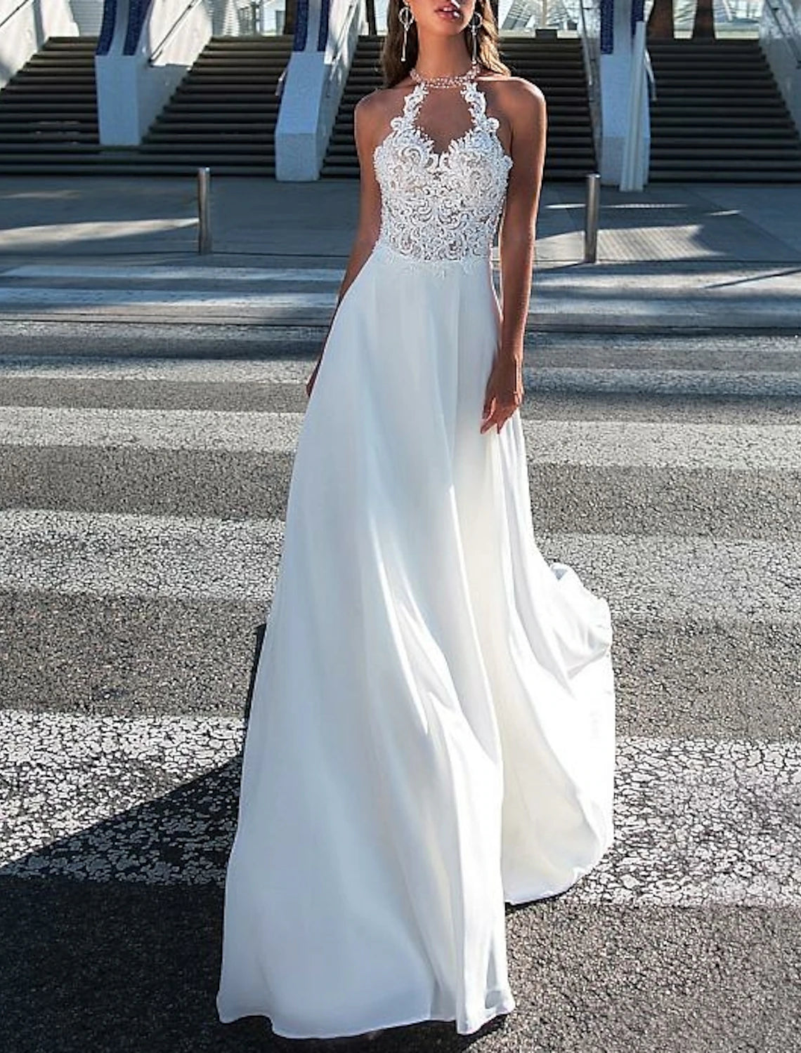 Beach Open Back Boho Wedding Dresses A-Line Halter Neck Strapless Sweep / Brush Train Chiffon Bridal Gowns With Beading Appliques