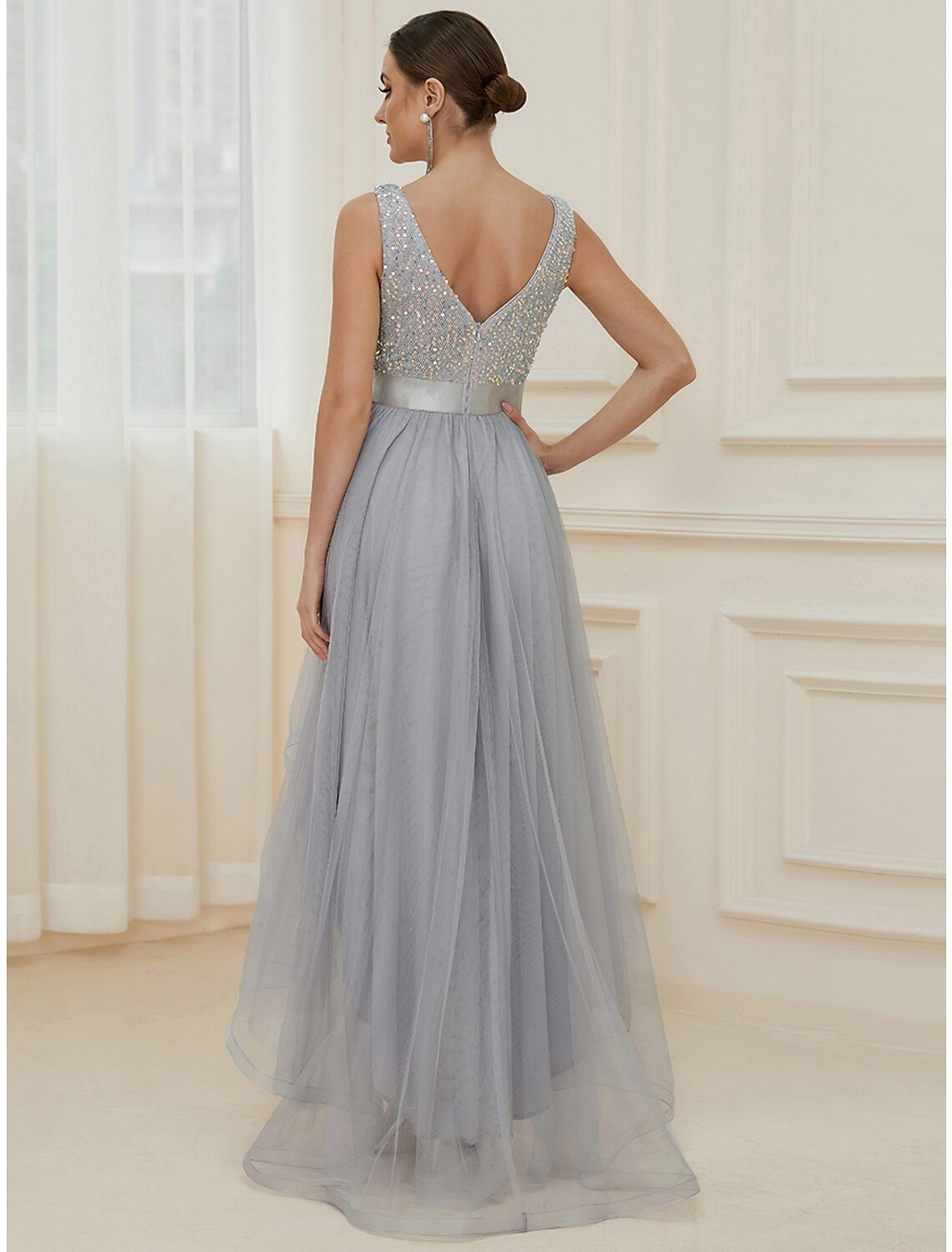 A-Line Bridesmaid Dress V Neck Sleeveless Elegant Asymmetrical Sequined with Sequin / Tier/ Sparkle & Shine