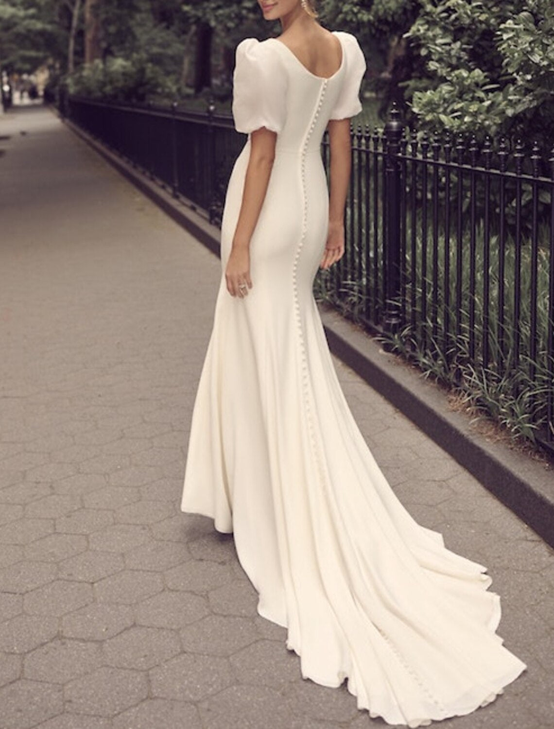 Hall Casual Wedding Dresses Mermaid / Trumpet Scoop Neck Short Sleeve Court Train Satin Bridal Gowns With Solid Color 2023 Summer Wedding Party